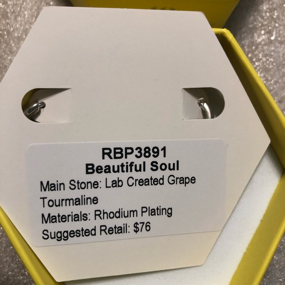 Earrings - Picture 3 of 4